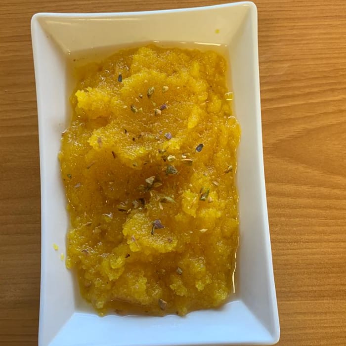 Suji Halwa (Semolan Dessert).